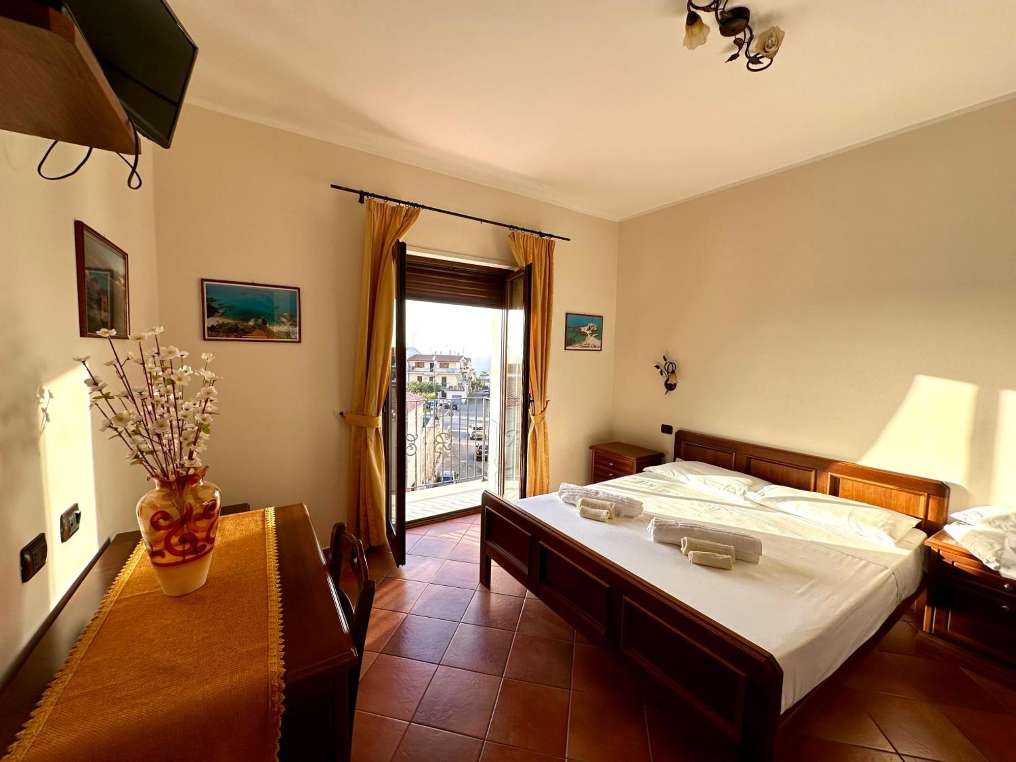 Luxury Accommodation Santa Domenica Talao Exterior foto